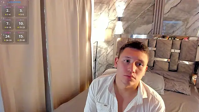 Snapshot of Manson_and_Zoe chatting on February 23, 11:40 am Manson and Zoe online show from February 23, 11:40 am