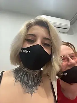 Snapshot of AllisonXAlfred chatting on February 6, 9:29 pm AllisonXAlfred online show from February 6, 9:29 pm