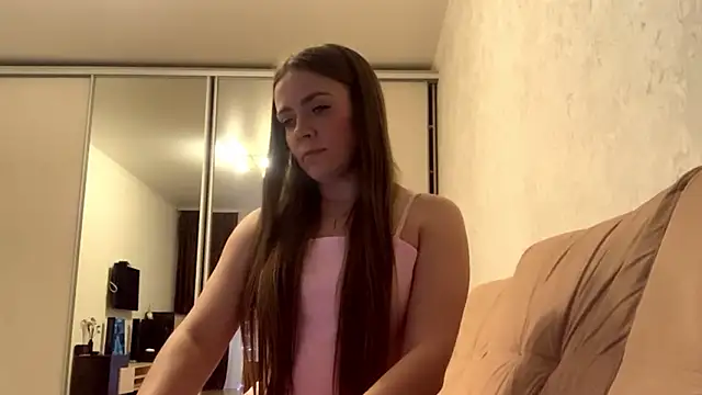 Snapshot of Sara_Marmaro chatting on February 9, 4:33 pm Sara Marmaro online show from February 9, 4:33 pm