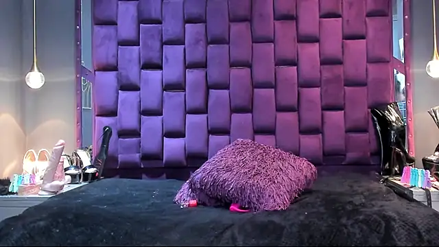 SiennaSuarez online show from March 23, 7:18 pm