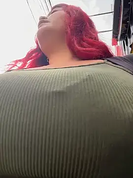 Snapshot of Lia-Moon77 chatting on February 16, 7:43 pm Lia-Moon77 online show from February 16, 7:43 pm