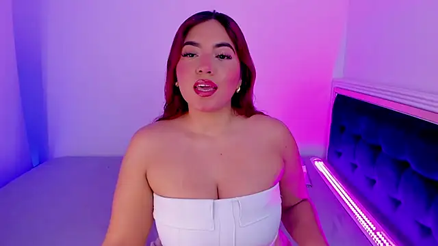 Snapshot of Angelica__Red chatting on February 21, 5:58 pm Angelica Red online show from February 21, 5:58 pm