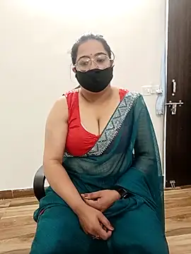 Snapshot of GangbangCouple chatting on February 7, 12:20 pm GangbangCouple online show from February 7, 12:20 pm