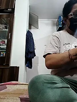 Snapshot of GangbangCouple chatting on February 21, 4:57 am GangbangCouple online show from February 21, 4:57 am