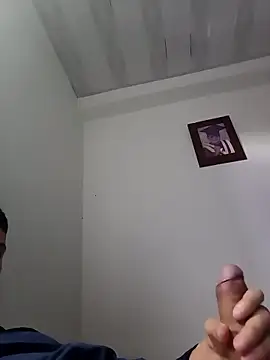 Snapshot of elvaquero06 chatting on February 15, 1:35 am elvaquero06 online show from February 15, 1:35 am