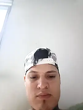 Snapshot of elvaquero06 chatting on April 6, 4:46 am elvaquero06 online show from April 6, 4:46 am