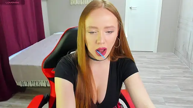 Snapshot of RoseShelton chatting on February 8, 1:09 am RoseShelton online show from February 8, 1:09 am