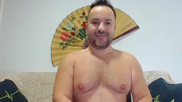 Snapshot of Hairy9inch chatting on June 22, 6:43 am Hairy9inch online show from June 22, 6:43 am
