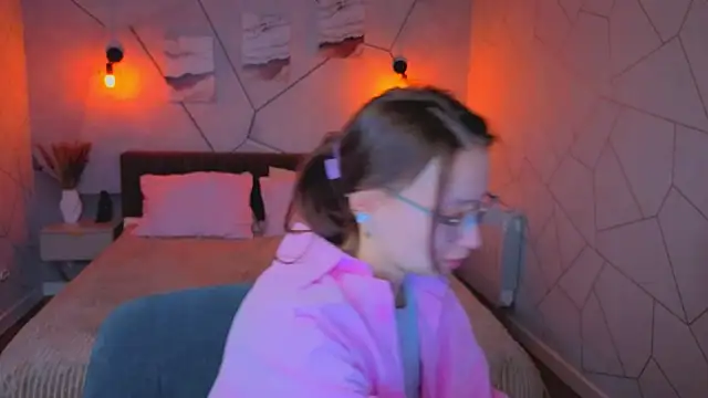  Kiki angel  online show from April 5, 1:14 am