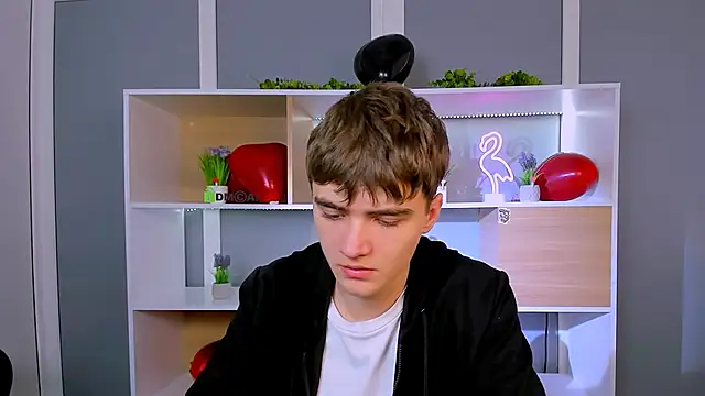 Snapshot of emil_lucky chatting on February 14, 11:18 am emil lucky online show from February 14, 11:18 am