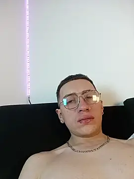 Emmanuel Lust online show from February 11, 1:38 pm