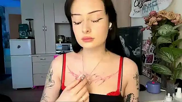 Snapshot of annicefeel chatting on February 25, 2:05 pm annicefeel online show from February 25, 2:05 pm