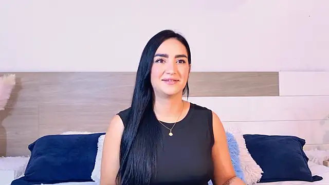 MaraGrief  online show from April 10, 11:15 am