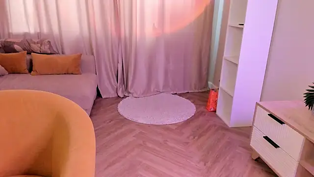 Snapshot of MariamGravert chatting on February 13, 6:42 am MariamGravert online show from February 13, 6:42 am