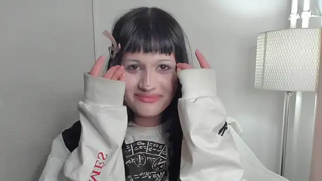 Snapshot of Maxi_mia_1 chatting on February 9, 1:37 pm Maxi mia 1 online show from February 9, 1:37 pm