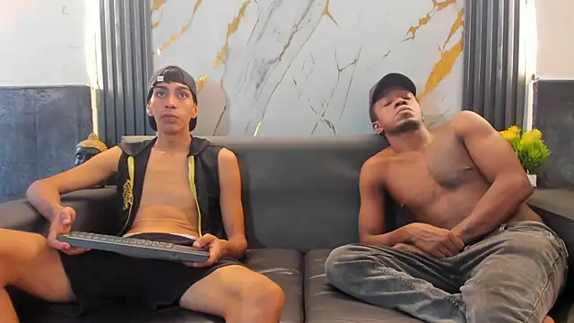 Jeanpieroo26 online show from April 10, 7:40 pm