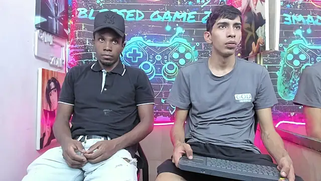 Jeanpieroo26 online show from April 11, 8:46 pm