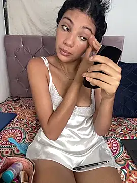 Snapshot of Britney__Latina chatting on February 25, 1:37 am Britney Latina online show from February 25, 1:37 am