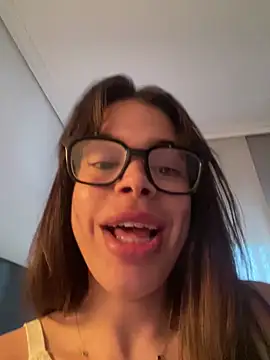 Snapshot of Brigitte01 chatting on May 21, 6:59 pm Brigitte01 online show from May 21, 6:59 pm