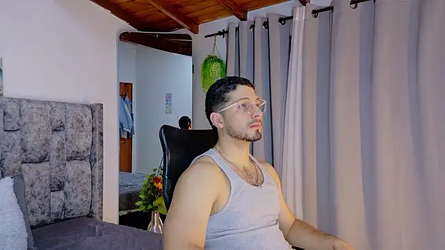 Snapshot of NICK_MOSS_ chatting on February 25, 10:36 am NICK MOSS online show from February 25, 10:36 am