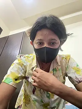 Snapshot of raavigirl chatting on February 21, 9:32 am raavigirl online show from February 21, 9:32 am