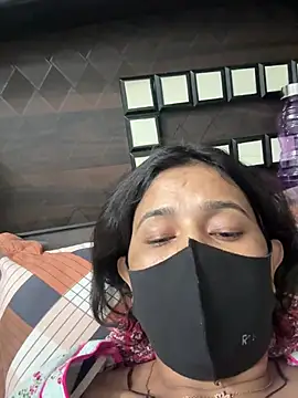 raavigirl online show from March 3, 6:25 pm