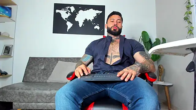 Snapshot of Alessrose chatting on February 10, 7:40 pm Alessrose online show from February 10, 7:40 pm