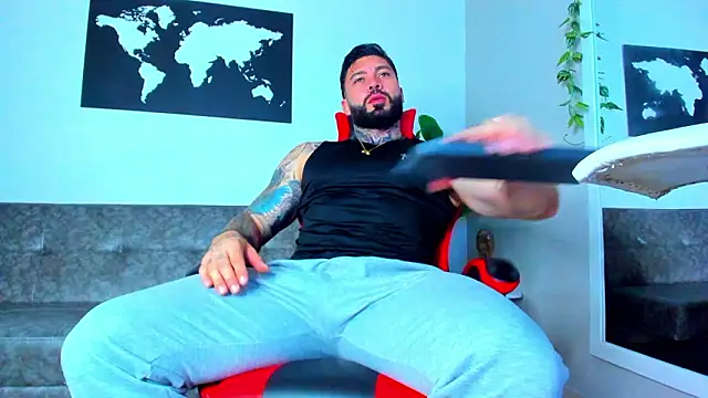 Snapshot of Alessrose chatting on February 20, 7:47 pm Alessrose online show from February 20, 7:47 pm