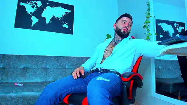 Snapshot of Alessrose chatting on March 2, 8:37 pm Alessrose online show from March 2, 8:37 pm