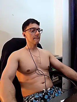 Snapshot of Coddy_maxx69 chatting on February 22, 3:51 am Coddy maxx69 online show from February 22, 3:51 am