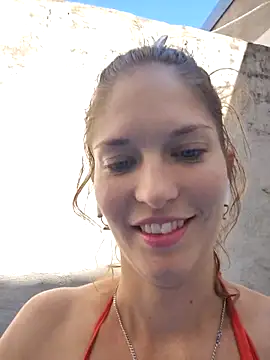 Snapshot of Serafina- chatting on February 8, 6:33 pm Serafina- online show from February 8, 6:33 pm