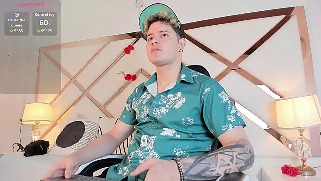 Snapshot of rayan_linxx chatting on February 16, 7:32 pm rayan linxx online show from February 16, 7:32 pm