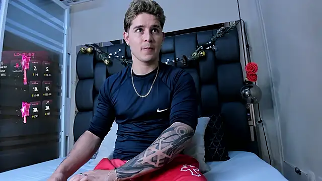 rayan linxx online show from March 17, 8:12 pm