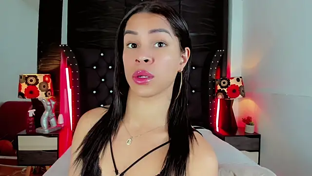 Snapshot of Makeyla_Fox_ chatting on March 2, 7:32 pm Makeyla Fox online show from March 2, 7:32 pm