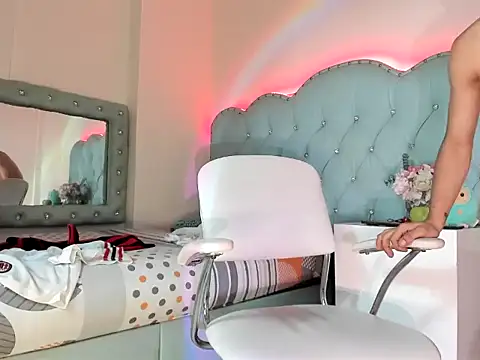 Snapshot of Apolo_Richards chatting on February 13, 7:43 pm Apolo Richards online show from February 13, 7:43 pm