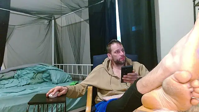 Snapshot of cguffey2284 chatting on February 15, 12:58 pm cguffey2284 online show from February 15, 12:58 pm