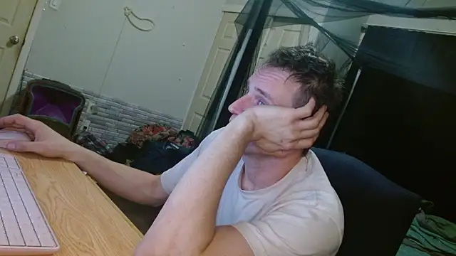 cguffey2284 online show from March 6, 3:36 am