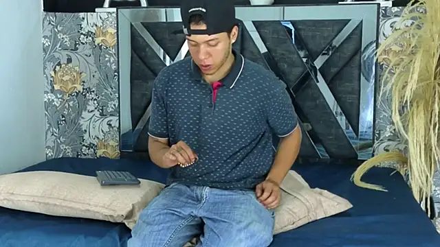 adrian camii online show from April 11, 7:24 am