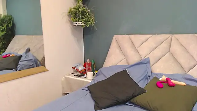 AmelieLux online show from March 2, 6:26 pm