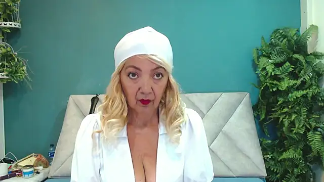 AmelieLux online show from April 10, 4:23 pm