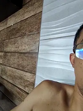 MOREN044 online show from March 17, 3:37 pm