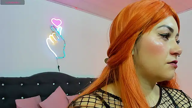 LUNAKITTY TAY online show from March 18, 11:46 am