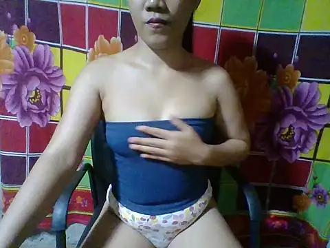 Snapshot of SweetHotBabe18 chatting on May 27, 1:57 am SweetHotBabe18 online show from May 27, 1:57 am