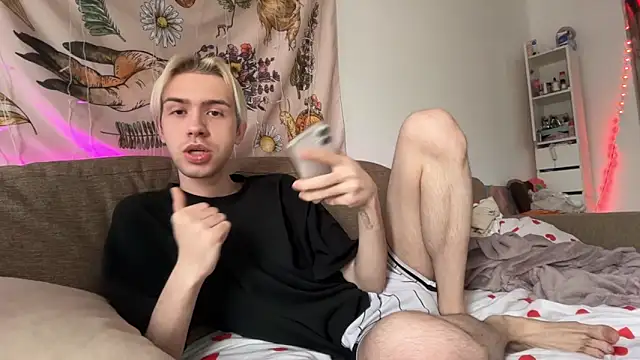 Snapshot of skibatryanka chatting on July 14, 3:51 pm skibatryanka online show from July 14, 3:51 pm