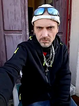 SwatRocShy online show from March 15, 7:47 am