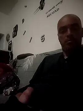 Snapshot of circott chatting on March 2, 7:10 pm circott online show from March 2, 7:10 pm