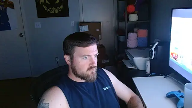 Snapshot of theone07221 chatting on August 3, 5:28 am theone07221 online show from August 3, 5:28 am