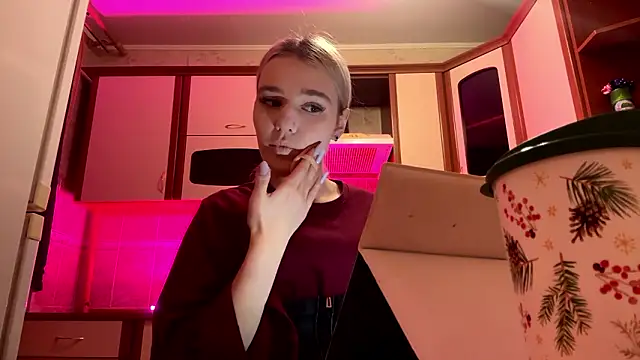 MiaBerlateen online show from February 18, 6:26 pm