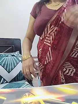 Snapshot of SexybeboX chatting on February 9, 7:01 am SexybeboX online show from February 9, 7:01 am