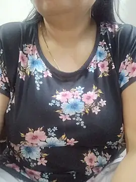 Snapshot of SexybeboX chatting on June 23, 7:01 pm SexybeboX online show from June 23, 7:01 pm